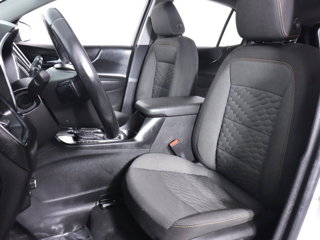 Used 2018 Chevrolet Equinox LT FWD image 28