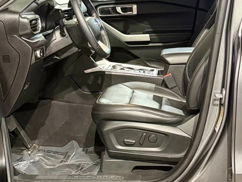 Used 2023 Ford Explorer XLT w/ Equipment Group 202A image 48