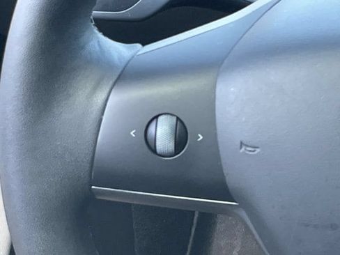 Used 2024 Tesla Model Y Performance AWD/4WD image 13