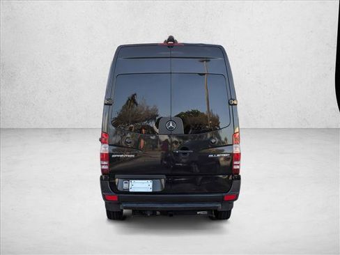 Used 2015 Mercedes-Benz Sprinter 2500 image 6