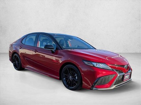 Used 2023 Toyota Camry XSE image 3