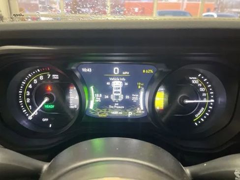 Used 2025 Jeep Wrangler Unlimited Sahara image 22