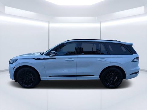 Used 2025 Lincoln Aviator Reserve w/ Equipment Group 201A AWD/4WD image 6