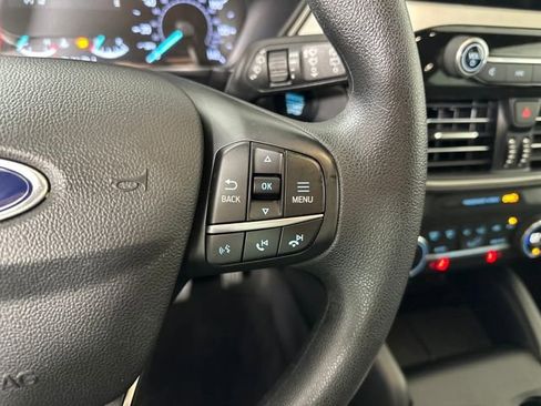 Used 2020 Ford Escape SE image 16