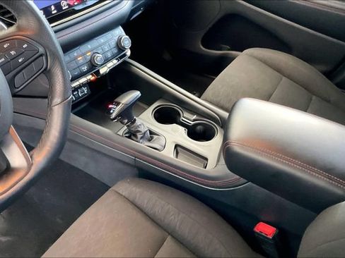 Used 2025 Dodge Durango GT AWD/4WD image 17