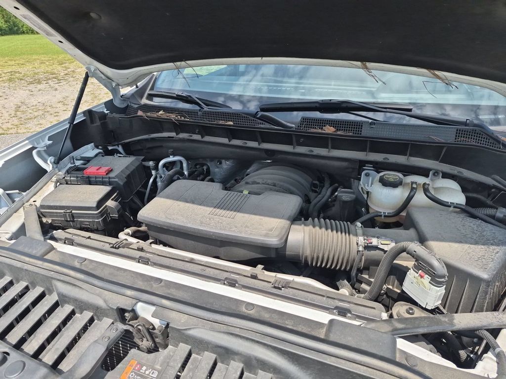 Used 2025 Chevrolet Silverado 1500 LT RWD image 36