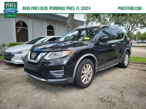 Used 2020 Nissan Rogue SV FWD image 1