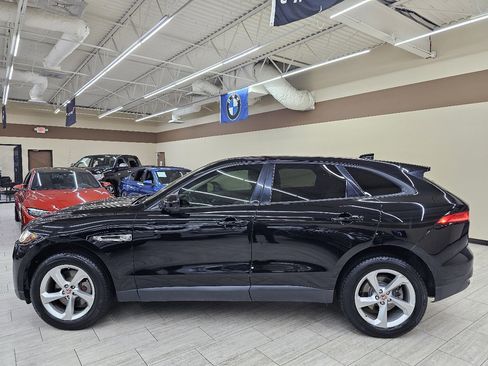 Used 2017 Jaguar F-PACE Premium image 10