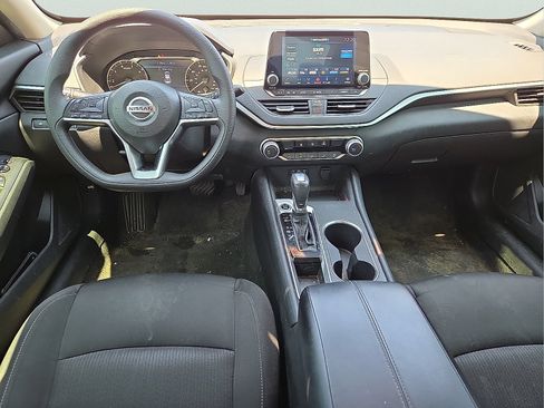 Used 2022 Nissan Altima 2.5 SV FWD image 11