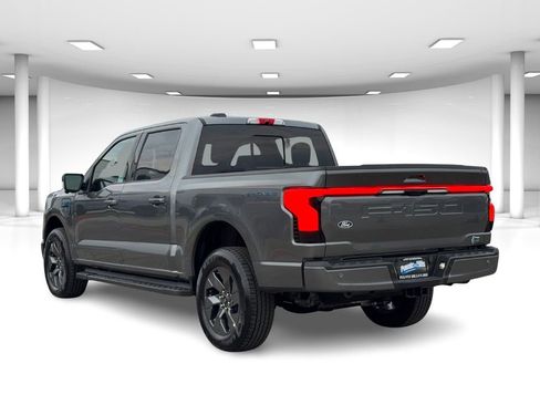Used 2025 Ford F150 Lightning Lariat image 3