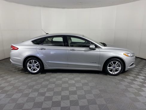 Used 2018 Ford Fusion S FWD image 4