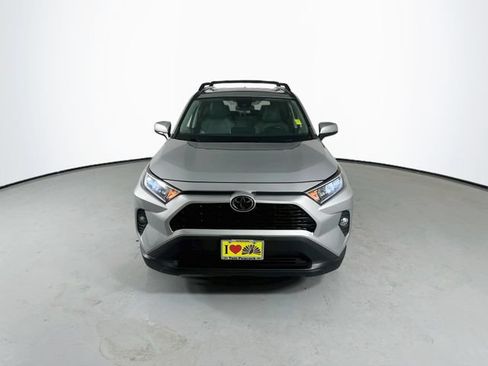 Used 2019 Toyota RAV4 XLE Premium FWD image 4