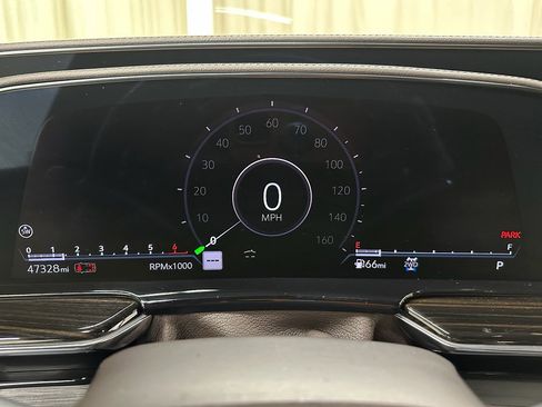 Used 2023 Cadillac Escalade Premium Luxury image 30