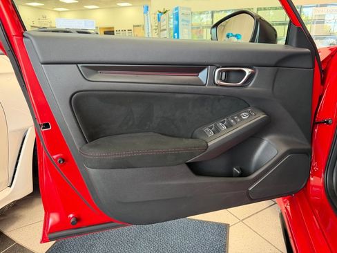 Certified 2025 Honda Civic Type R image 9