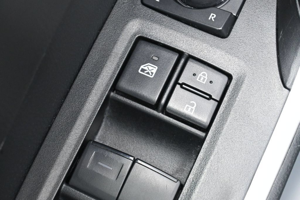 Used 2025 Toyota RAV4 LE AWD/4WD image 12