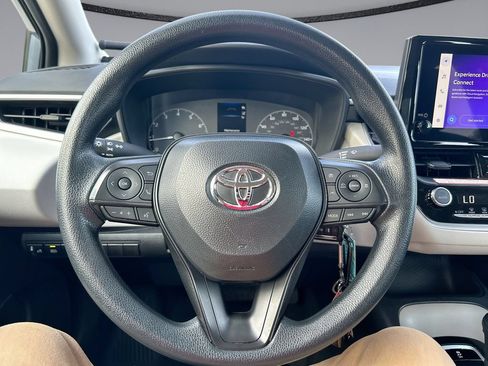 Used 2025 Toyota Corolla LE FWD image 14