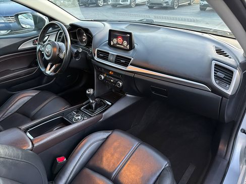 Used 2018 MAZDA MAZDA3 Touring image 14