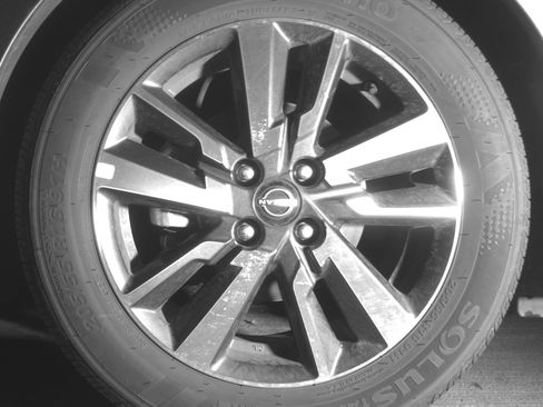 Used 2025 Nissan Versa SV FWD image 12