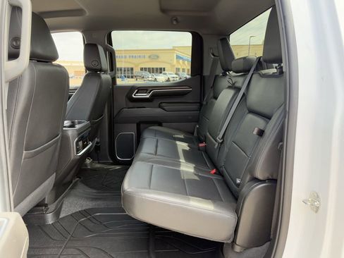 Used 2022 GMC Sierra 1500 SLT w/ SLT Convenience Package AWD/4WD image 29