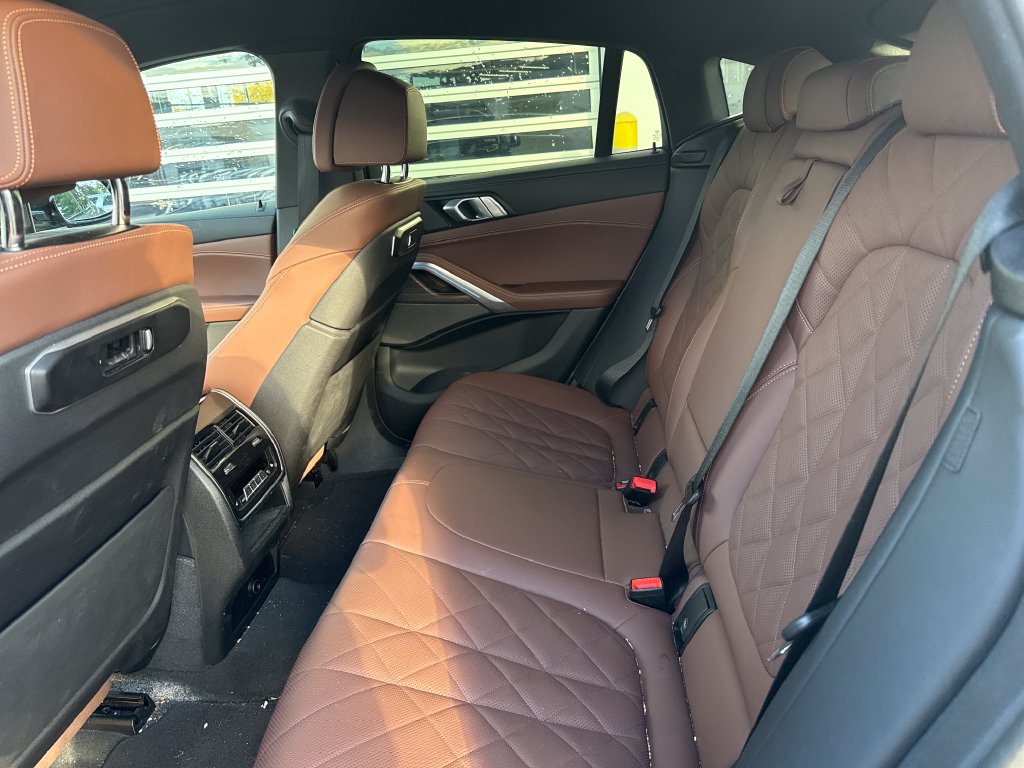 Used 2024 BMW X6 xDrive40i w/ Premium Package AWD/4WD image 10