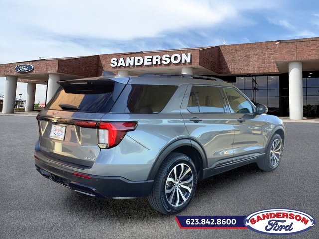 Certified 2025 Ford Explorer ST-Line AWD/4WD image 3