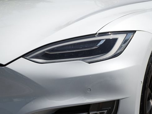 Used 2020 Tesla Model S Long Range Plus AWD/4WD image 6