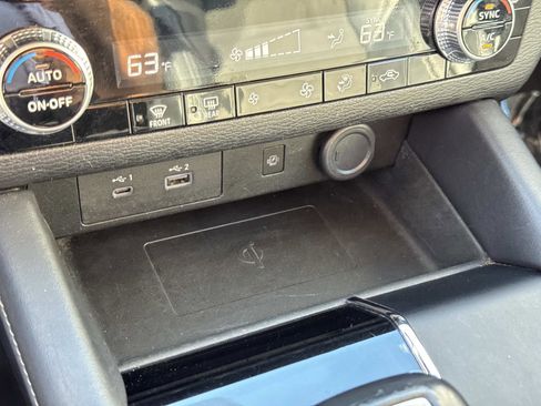 Used 2024 Mitsubishi Outlander FWD image 17