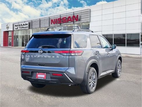 New 2025 Nissan Pathfinder SV image 7