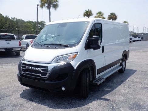 Used 2025 RAM ProMaster 2500 w/ U-Haul Equipment Group FWD image 23
