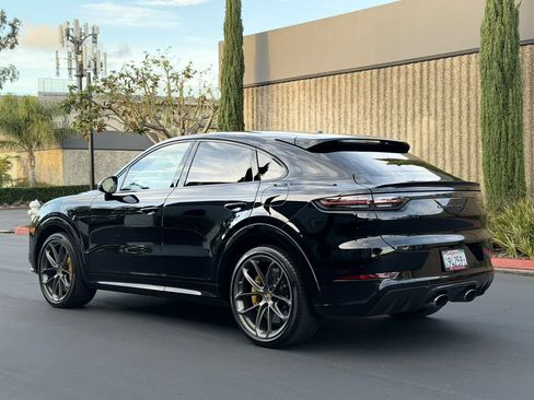 Used 2023 Porsche Cayenne Turbo S image 2