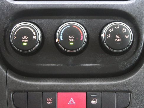 Used 2019 RAM ProMaster 2500 FWD image 23