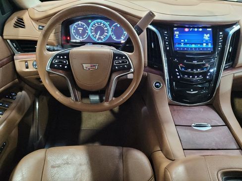 Used 2015 Cadillac Escalade ESV Platinum AWD/4WD image 22