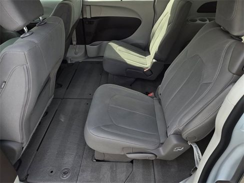 Used 2018 Chrysler Pacifica Touring Plus w/ Tire & Wheel Group image 12