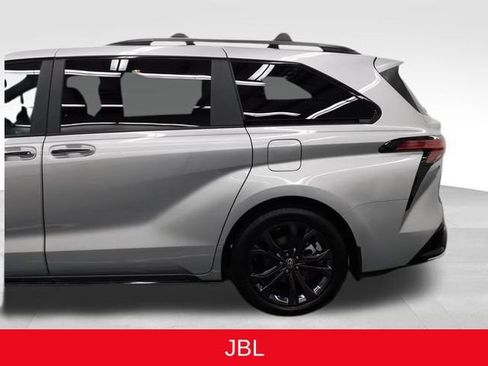 Used 2025 Toyota Sienna XSE image 21