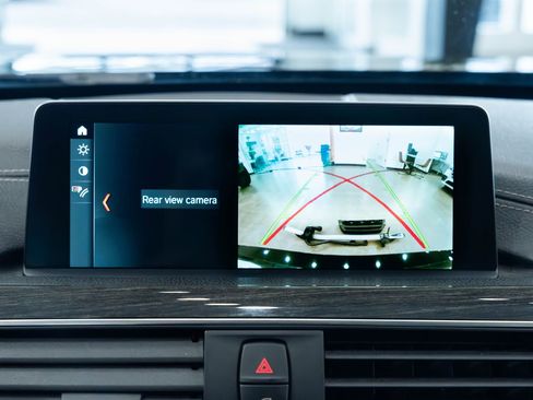 Used 2018 BMW 330i xDrive Wagon image 13