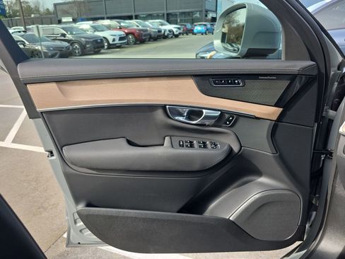 New 2026 Volvo XC90 T8 Plus w/ Protection Package Premier image 30