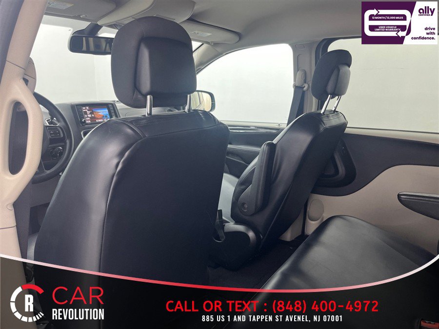 Used 2019 Dodge Grand Caravan SE FWD image 22