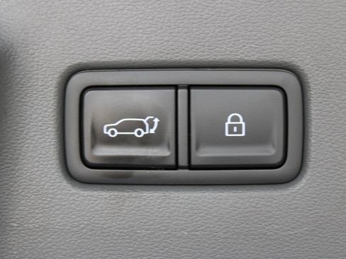 Certified 2025 Hyundai Santa Fe Calligraphy FWD image 18