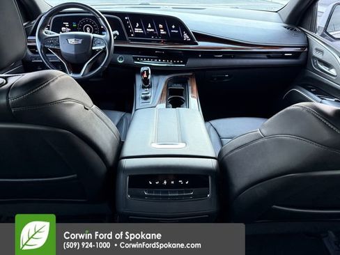 Used 2022 Cadillac Escalade ESV Luxury image 16