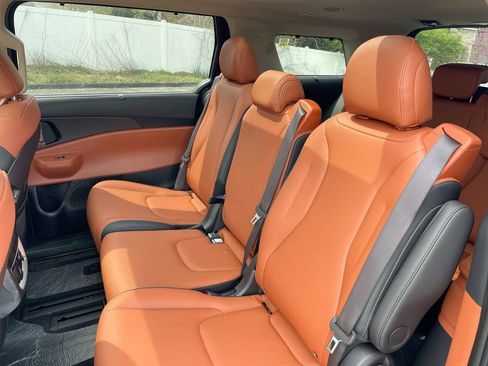 Used 2025 Kia Carnival SX image 49