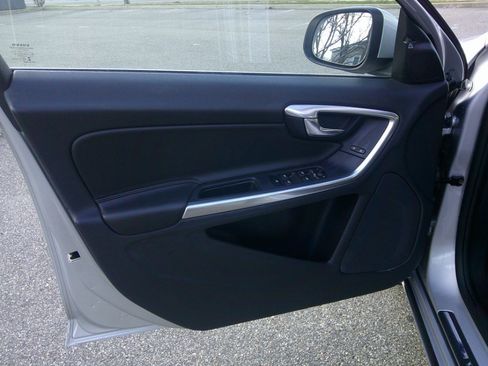 Used 2016 Volvo S60 T5 Premier w/ Convenience Package image 33