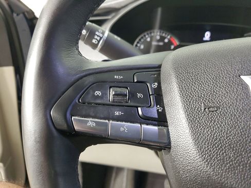 Used 2020 Cadillac XT4 Premium Luxury image 32