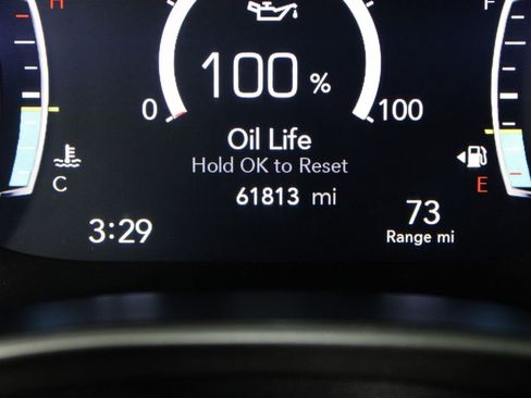 Used 2024 Chrysler Pacifica Touring-L image 27