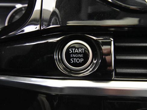 Used 2022 Nissan Pathfinder SL w/ SL Premium Package image 23