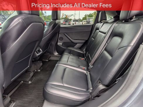 Used 2022 Tesla Model Y Long Range AWD/4WD image 14