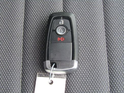 Used 2018 Ford Edge SE image 33