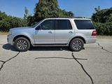 Used 2015 Ford Expedition XLT image 2