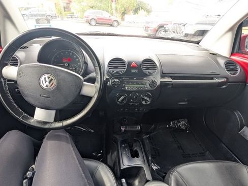 Used 2008 Volkswagen Beetle SE image 9