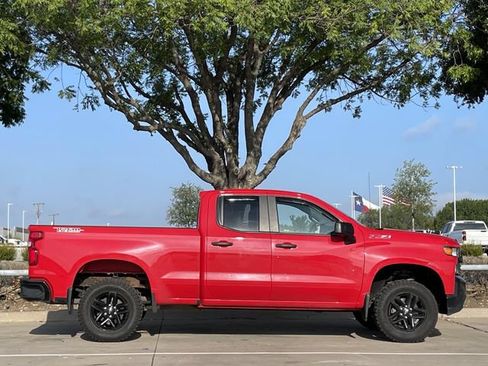 Used 2020 Chevrolet Silverado 1500 Custom Trail Boss w/ Custom Convenience Package AWD/4WD image 3