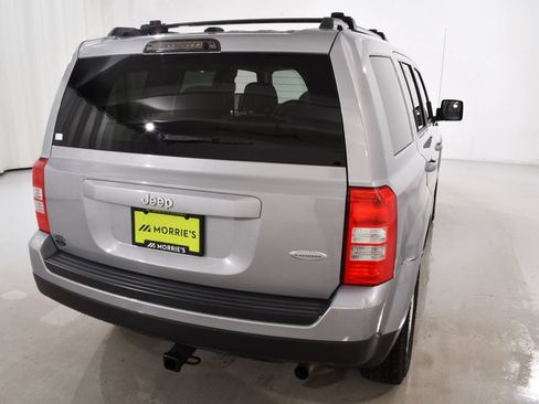 Used 2017 Jeep Patriot Latitude FWD image 12